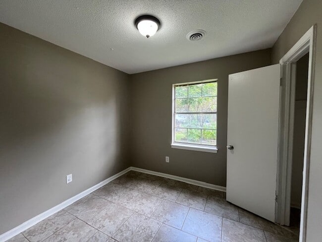 Photo - Renovated 3 Bedroom 1.5 Bath Home for Rent!!