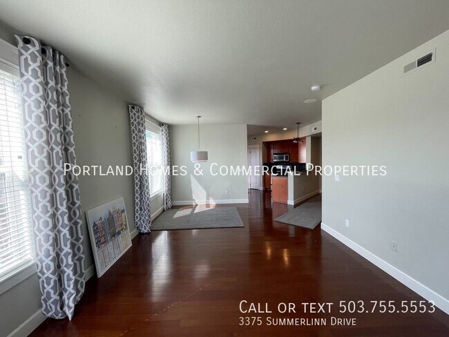 Photo - 3 Bed Townhome in West Linn- Gated Communi...