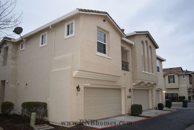 1345 Incline Dr
