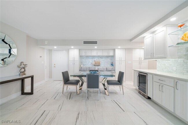 Building Photo - 4001 Gulf Shore Blvd N Unit 702 Rental