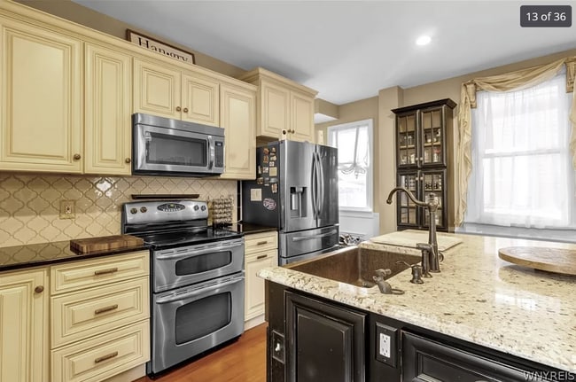 Kitchen - 61 Park St Unit House