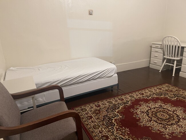 Photo - 1086 41st St