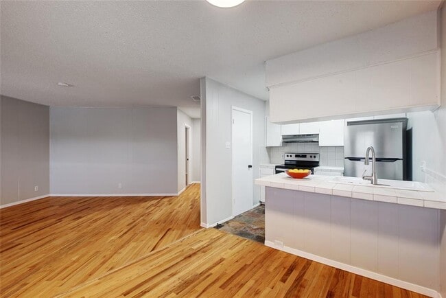 Photo - 2122 Hancock Dr Condo Unit 215