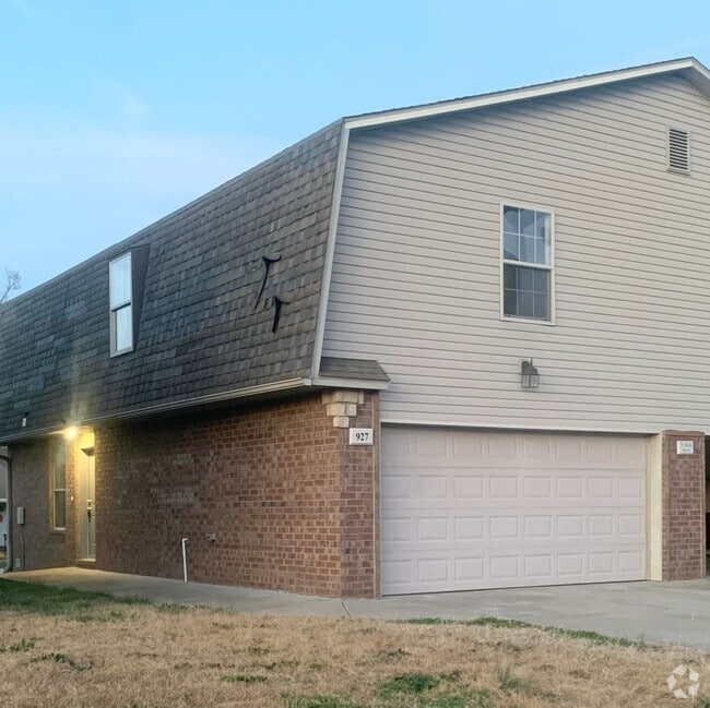 Building Photo - S0054-MF2-E1 Unit 927 Rental