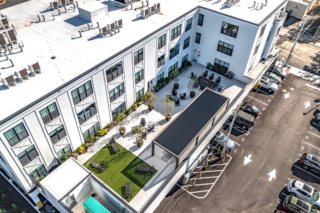 3000sf Private Amenity Space