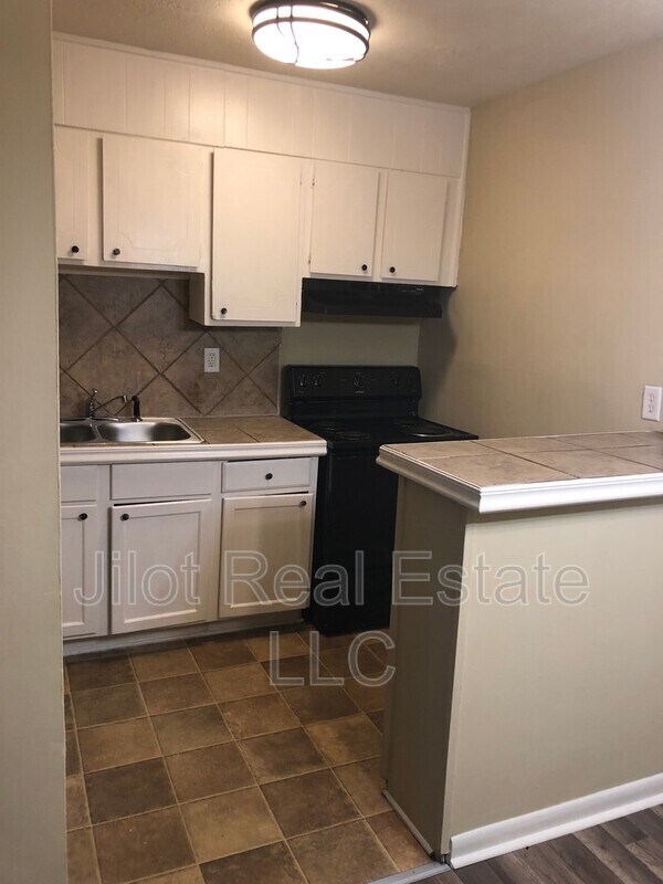 Photo - 2711 Fairlee Dr Unit A2