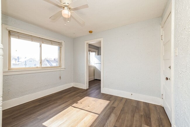 Photo - 4009 E 3rd St Unidad 3