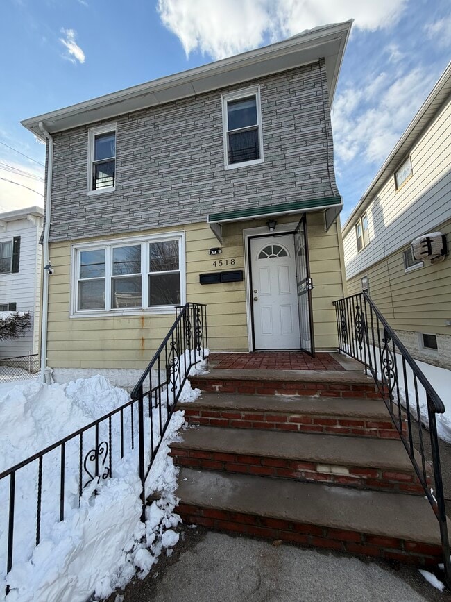 Photo - 4518 164th St