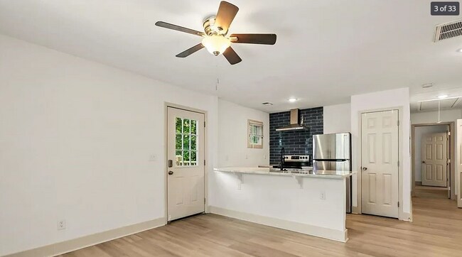 Kitchen - 1714 Le Grand St Unit Top