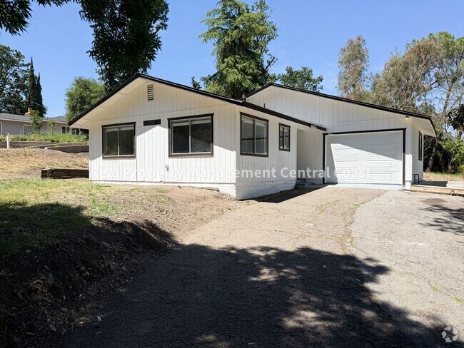 Building Photo - AVAILABLE NOW - 2 Bed / 1 Bath Atascadero ... Rental