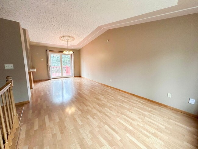 Photo - Move-In Ready 4 bed 2 bath off of West Circle Drive Available NOW!