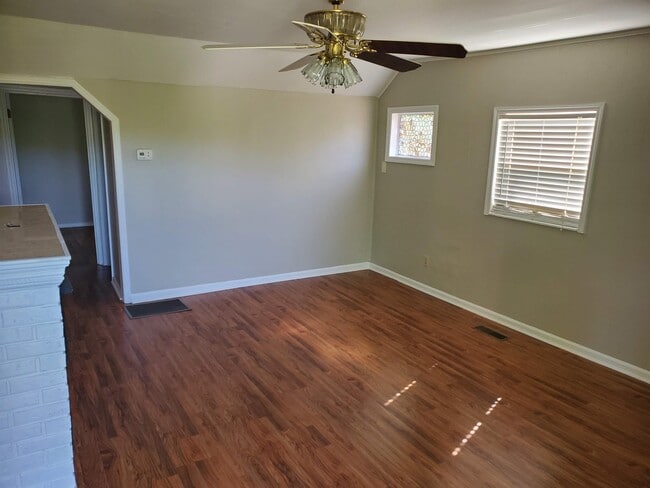 Photo - 320 W Midvale Ave