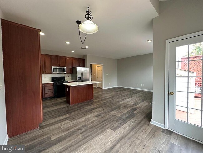 Photo - 22609 Welborne Manor Square