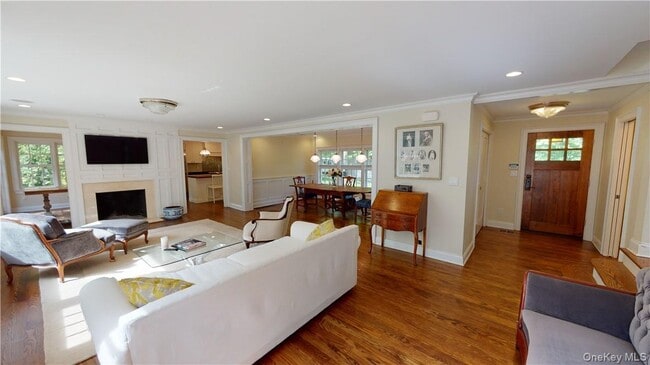 Photo - 225 S Barry Ave