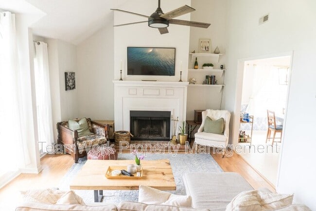 Photo - 827 Harbor Pl Dr