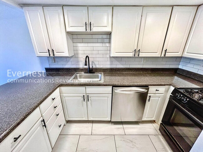 Photo - 526 Granite Ridge Pl