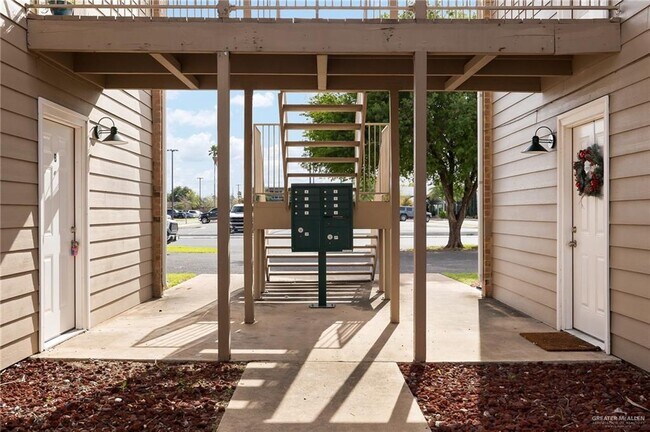 Photo - 10 West Dr Unit G