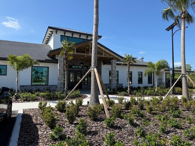 Photo - 10911 65th Ter E