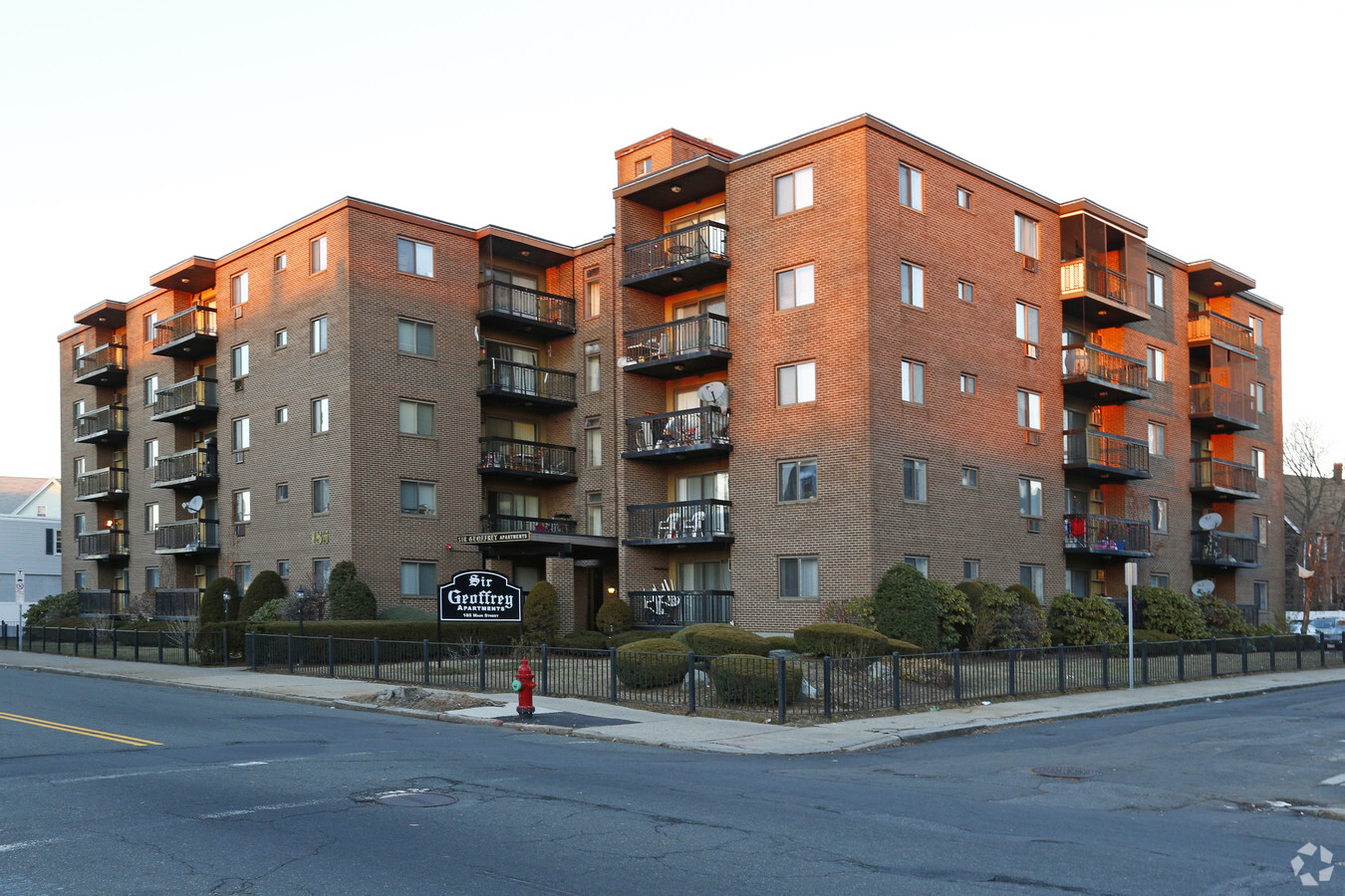 Photo - Sir Geoffrey Apartments