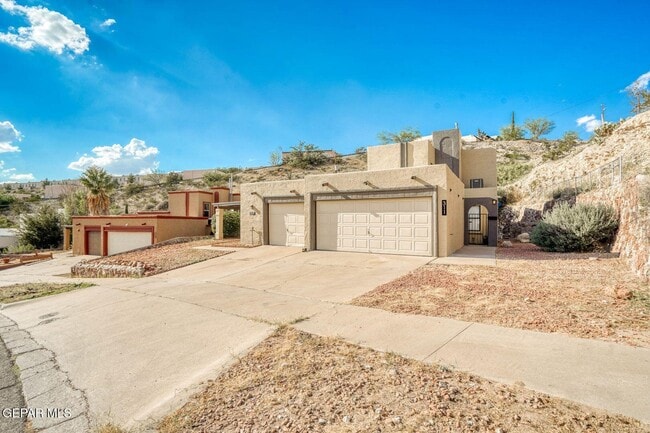 Building Photo - 311 Zenith Dr
