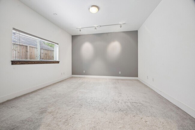 Photo - 1820 Prospect St