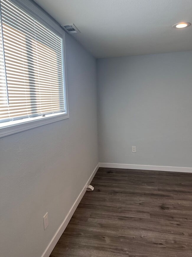 Photo - 5622 35th Ave E