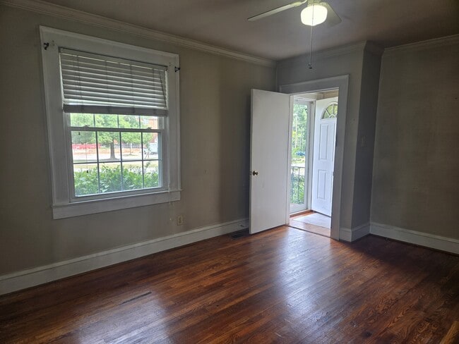 Photo - 403 Durst Ave W