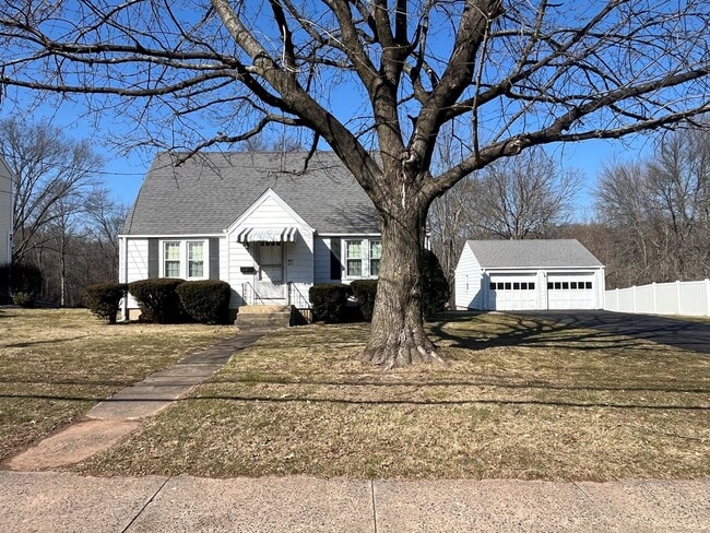 Building Photo - 383 Wells Rd