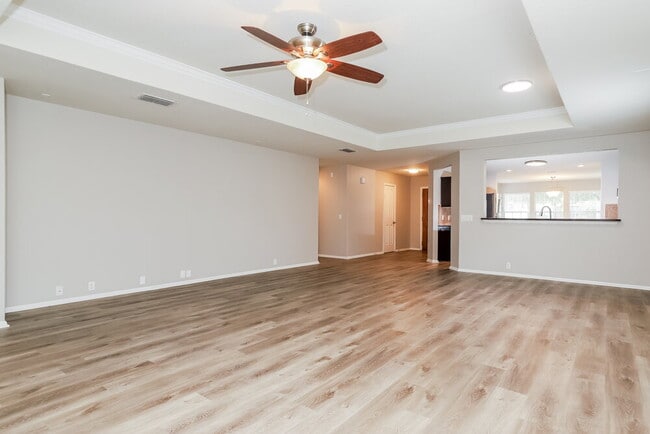 Photo - 1365 Red Barn Run