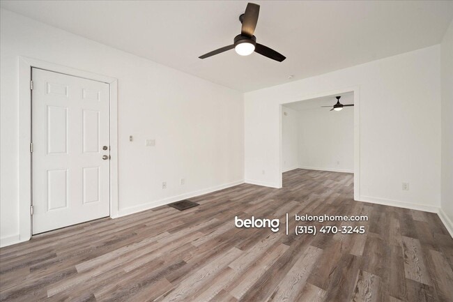 Photo - 122 Redfield Pl