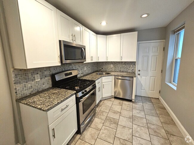 Building Photo - 2 Bedroom recently renovated Belmont Neigh... Rental