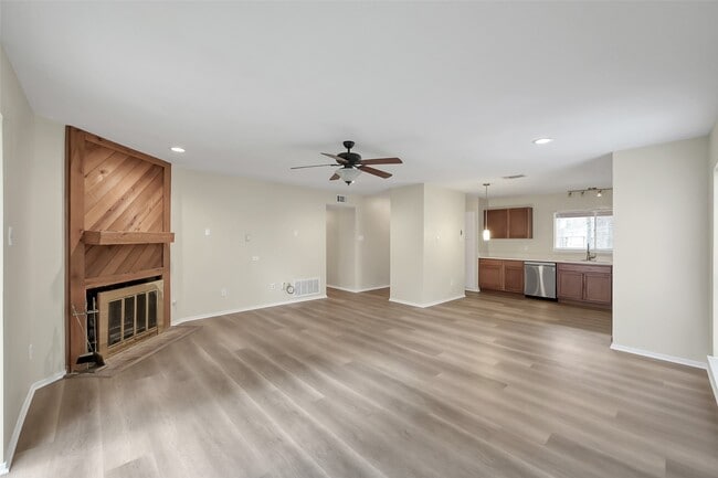 Photo - 67 Marabou Pl