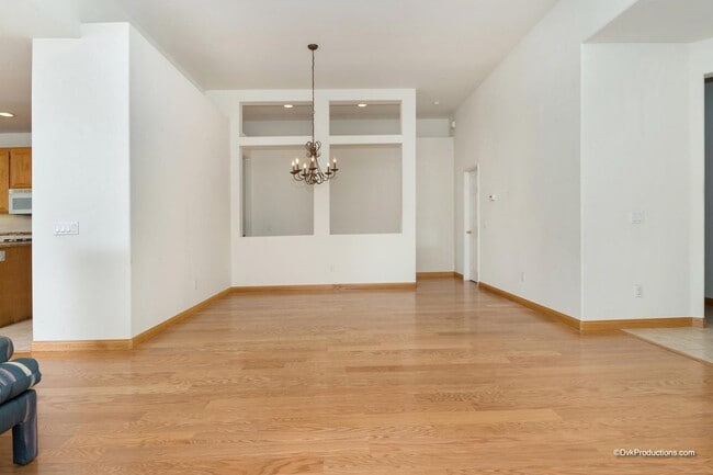 Photo - 575 Chesterfield Cir