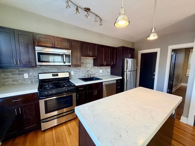 Photo - 6407 Bartlett St Unit 2