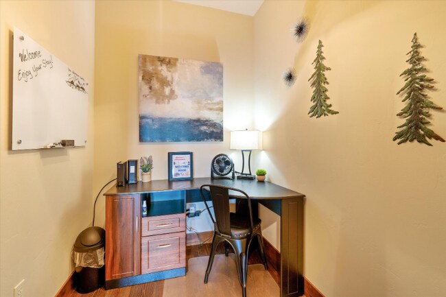 Photo - 669 Commerce St