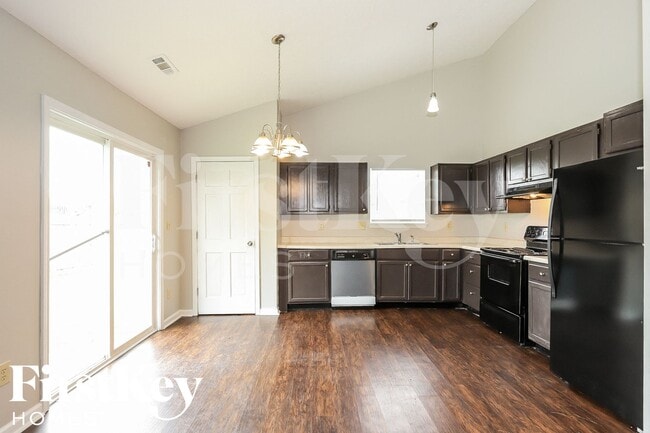 Photo - 3809 Bonn Blvd