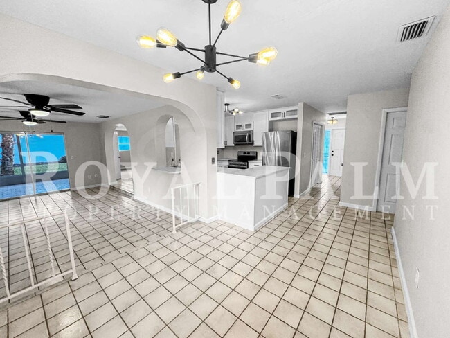 Building Photo - 3 Bed | 2 Bath Home on SE 46th Terrace – Space to Live, Room to Breathe Limited-time offer: $300 ...