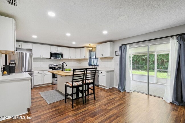 Photo - 8164 Foxdale Dr