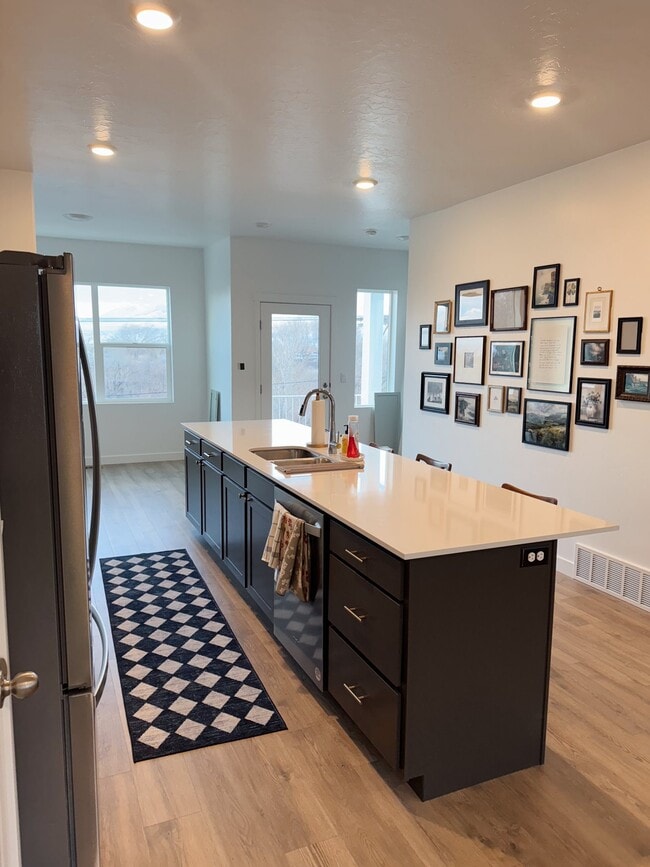 Photo - 871 E Skiff Way