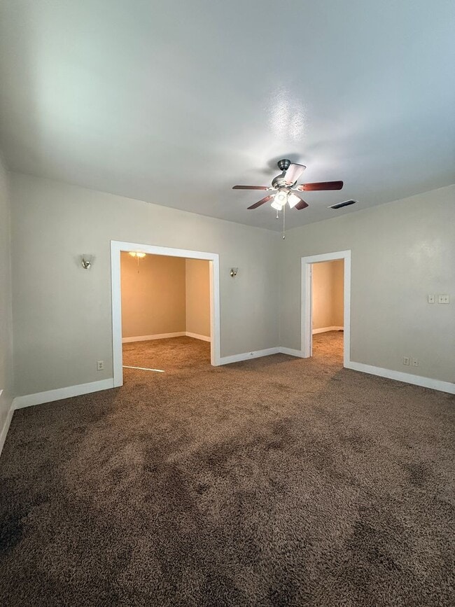 Photo - 3 Bedroom 2 Bath - Large Fenced Yard