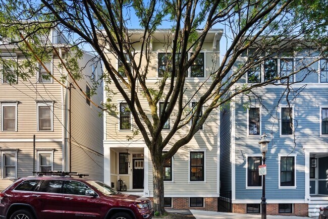 Building Photo - 74 Tremont St Rental