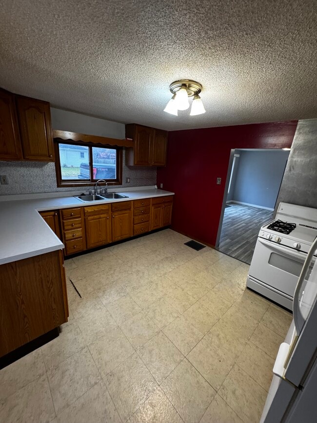 Photo - 935 Sheridan St