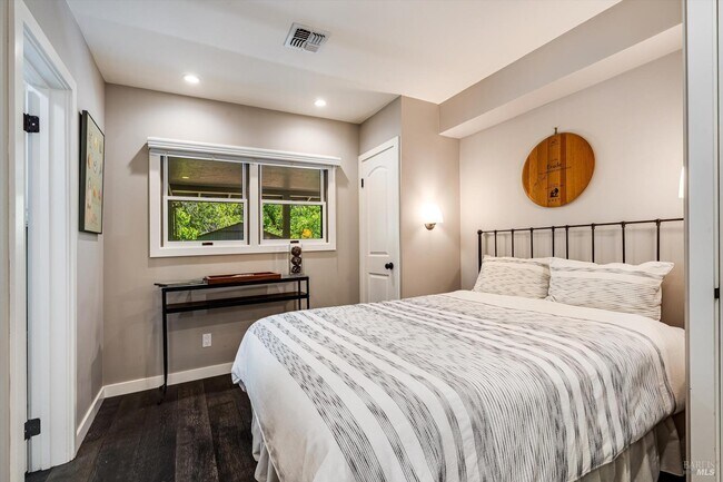 Photo - 850 Conn Valley Rd