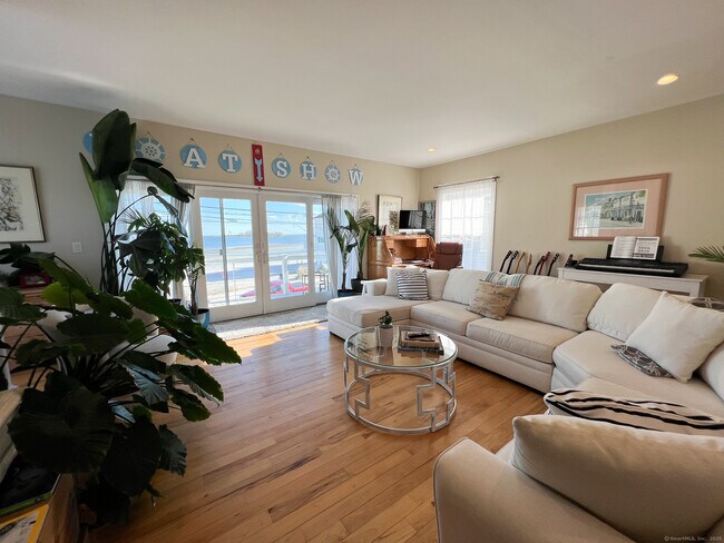 Photo - 712 E Broadway