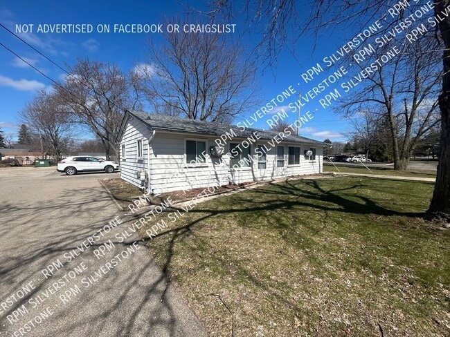 Building Photo - 244 Drahner-1 Unit 1