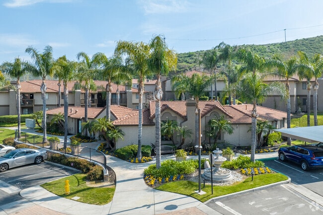 Entrada - Lido At Shandin Hills