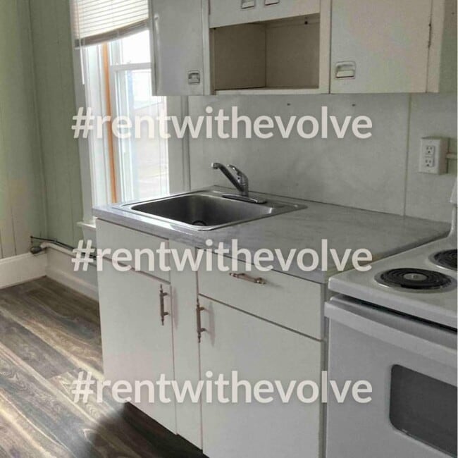 Photo - 104 W High St