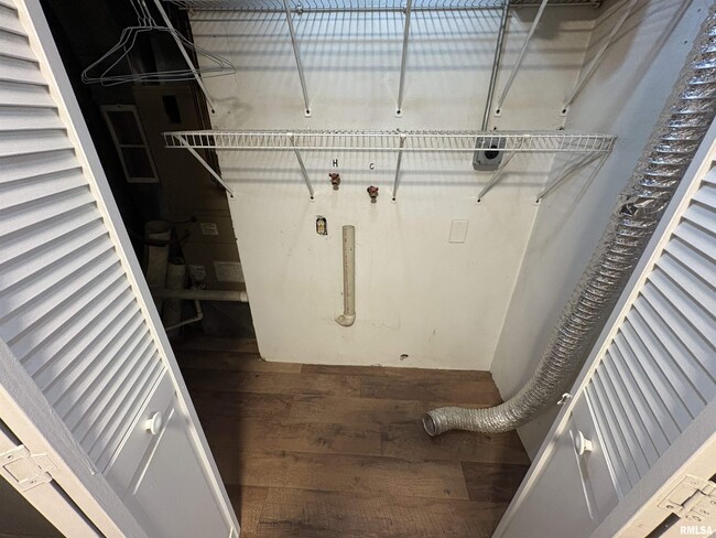 Photo - 1107 Eisenhower Dr