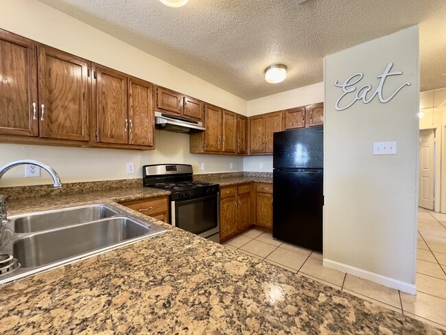 Photo - 1736 Flood St