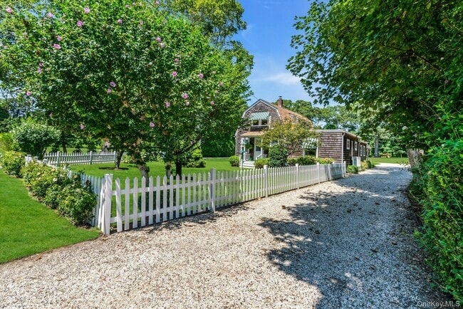 Photo - 107 Sebonac Rd